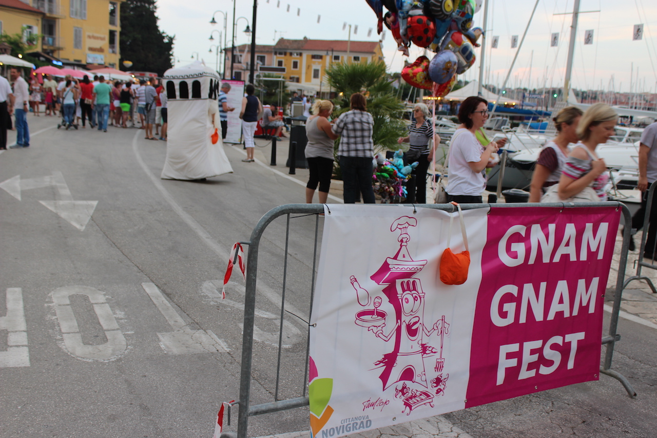 Illustration for article titled Hahó, a tenger!