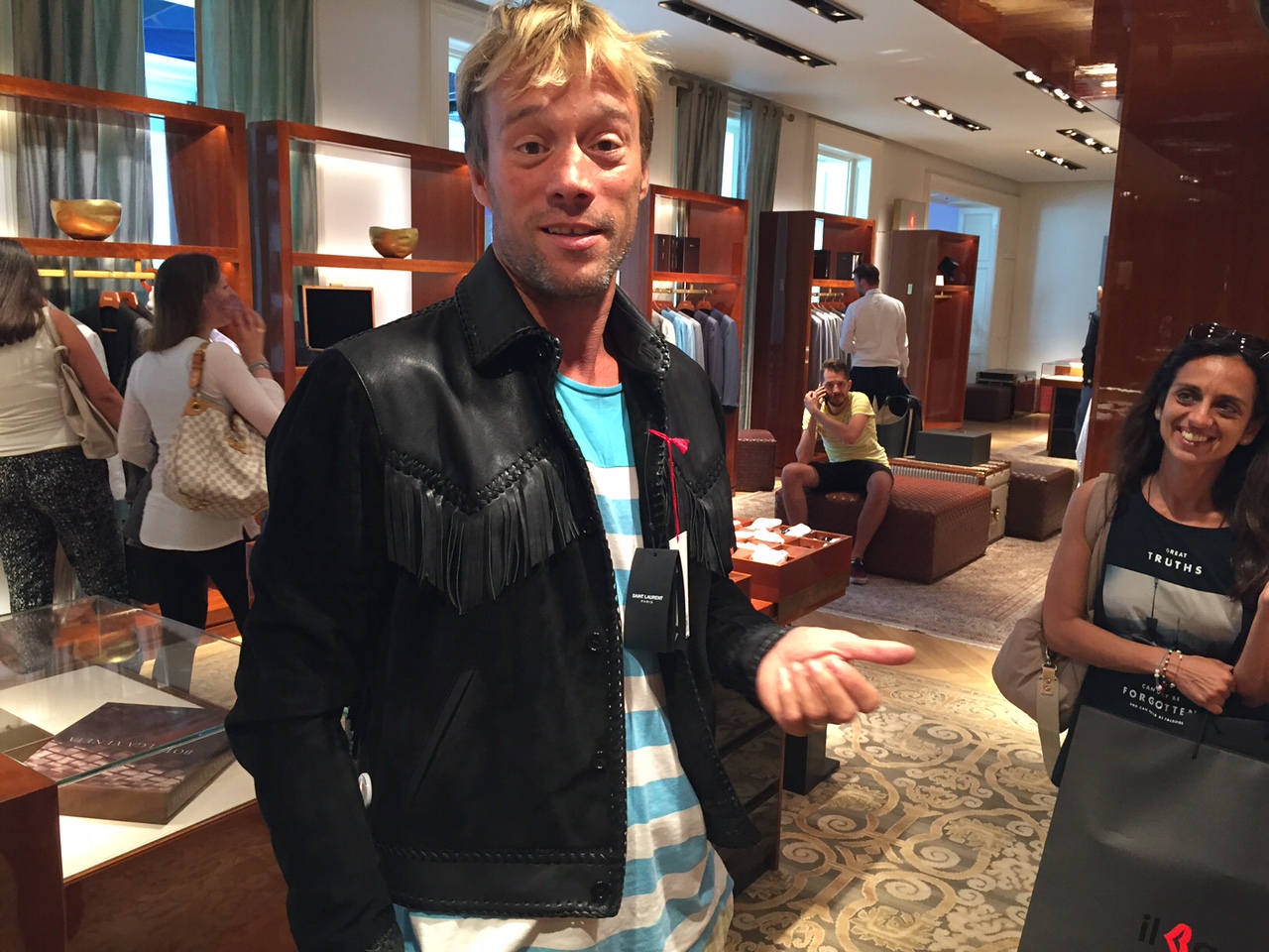 Illustration for article titled Életemben először vettem valamit a pornós luxusáruházában