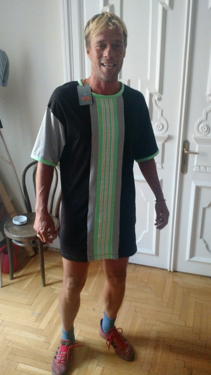 Illustration for article titled Életemben először vettem valamit a pornós luxusáruházában