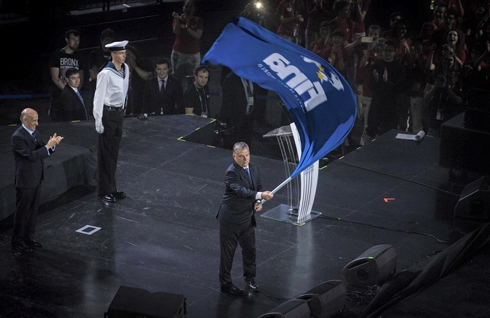 Így lenget Orbán Viktor