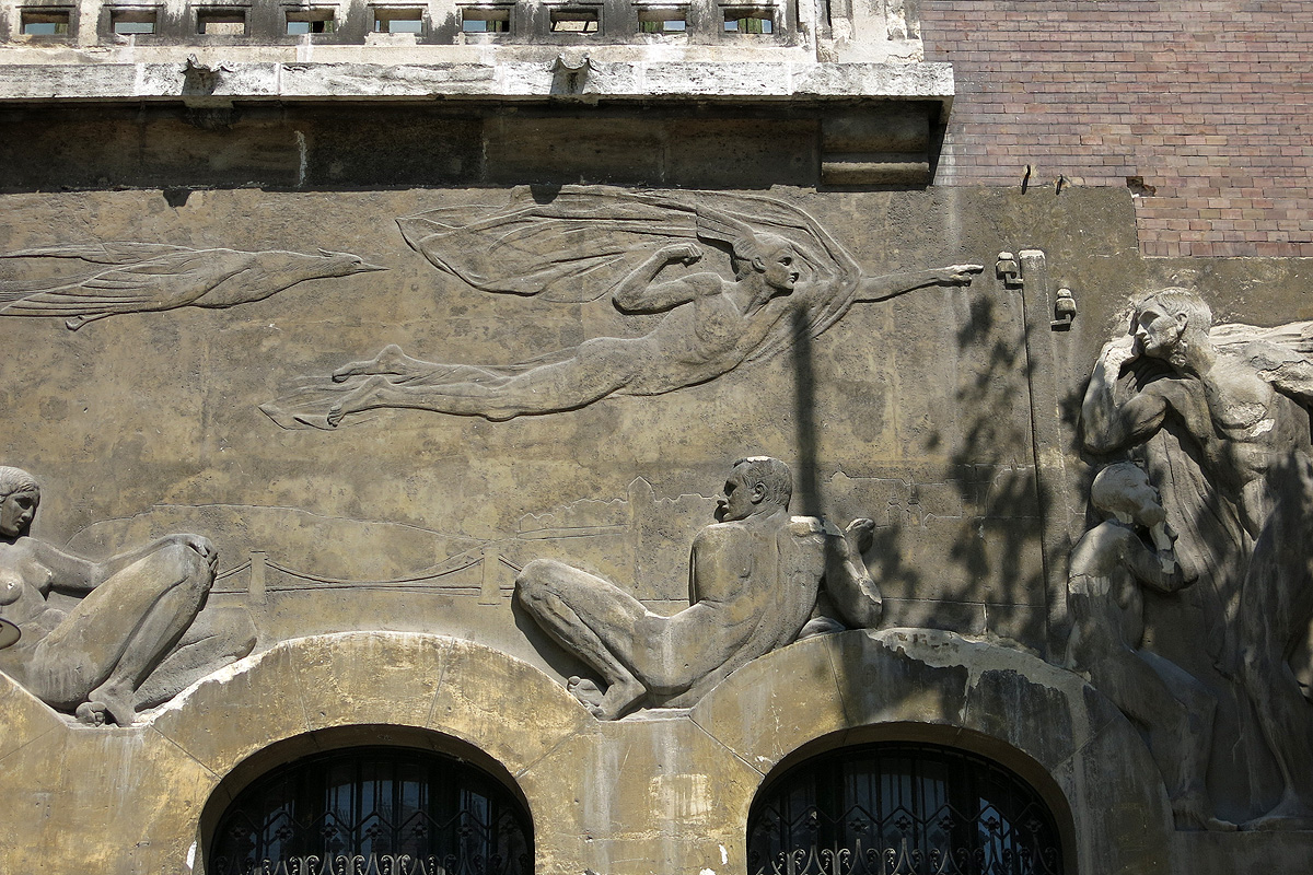 Illustration for article titled Porban fuldoklik a VIII. kerületi Horváth Mihály tér