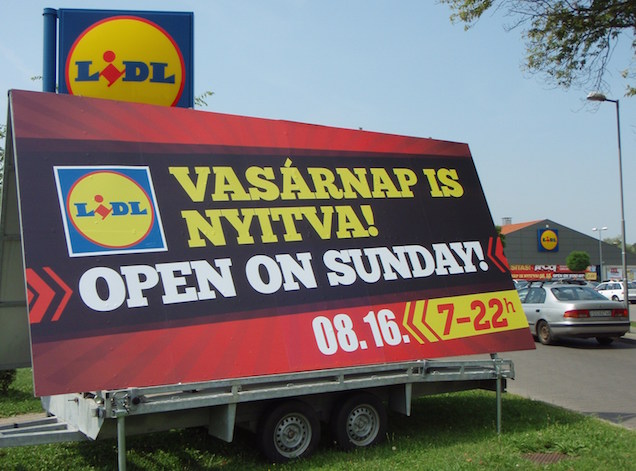 Illustration for article titled Végre egy vasárnap, amikor megint szabad vásárolni, gyerünk!