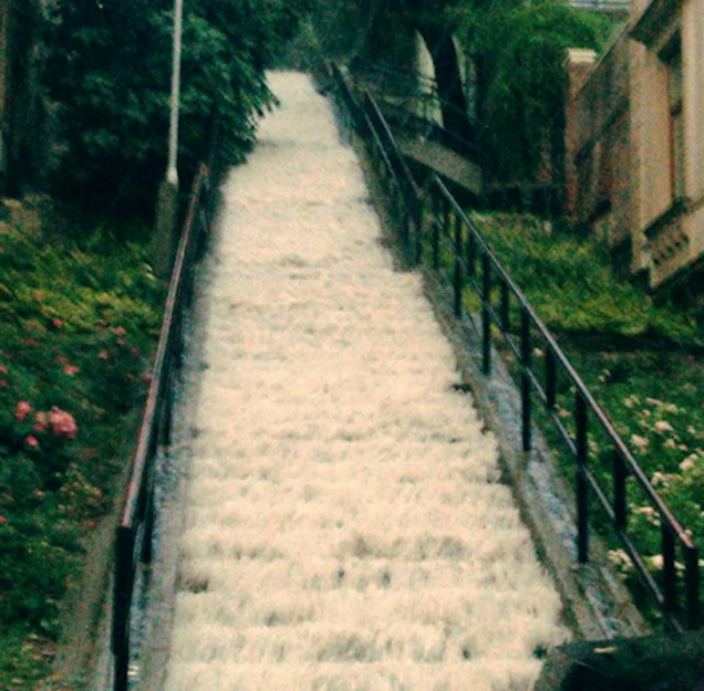 Ha nincs pénzed nyaralni, elég bekapcsolnod a videót a Budai Niagaráról