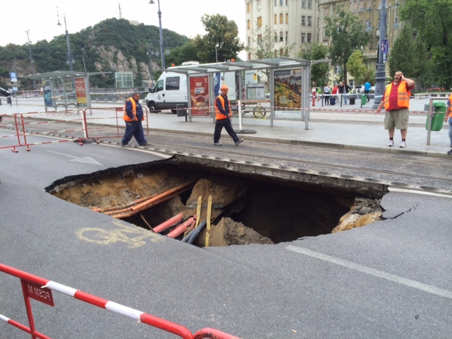 Illustration for article titled Milyen Halászbástya? Az új turistaszenzáció a Pokol Kapuja