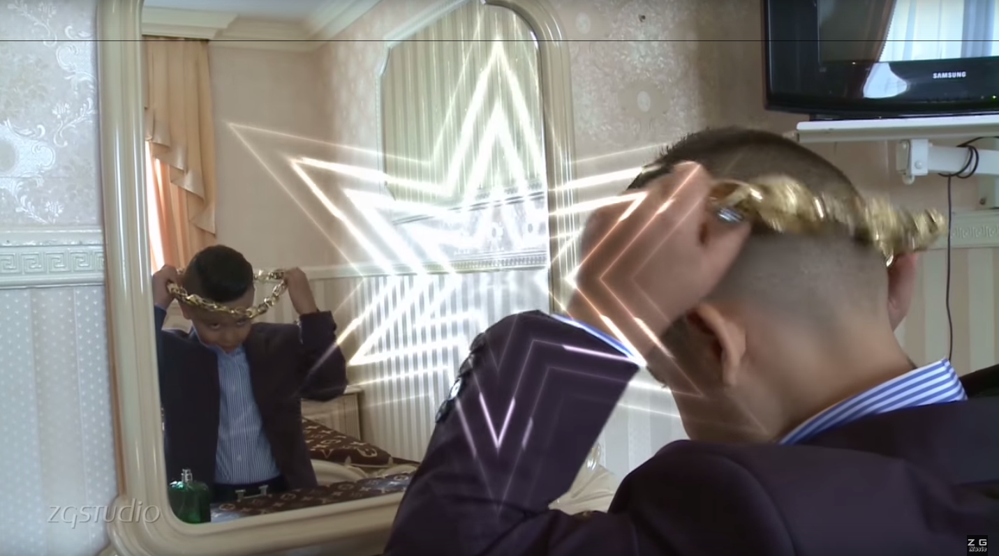 Illustration for article titled Az év filmje: Brendon küzdelme a kétkilós aranylánccal