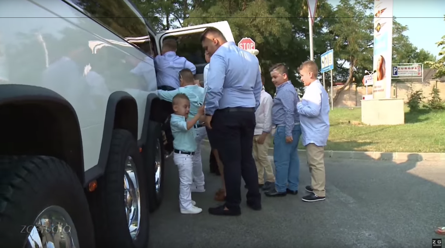 Illustration for article titled Az év filmje: Brendon küzdelme a kétkilós aranylánccal