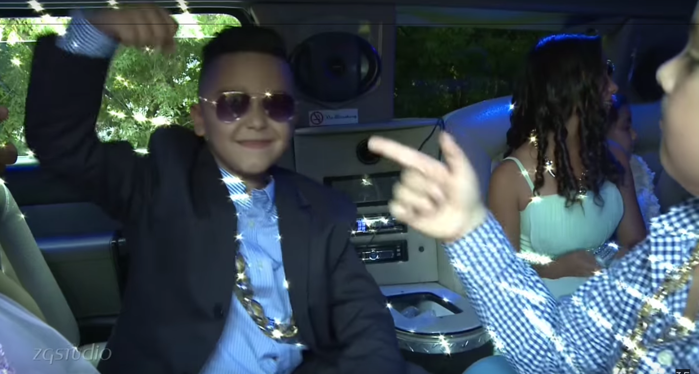 Illustration for article titled Az év filmje: Brendon küzdelme a kétkilós aranylánccal