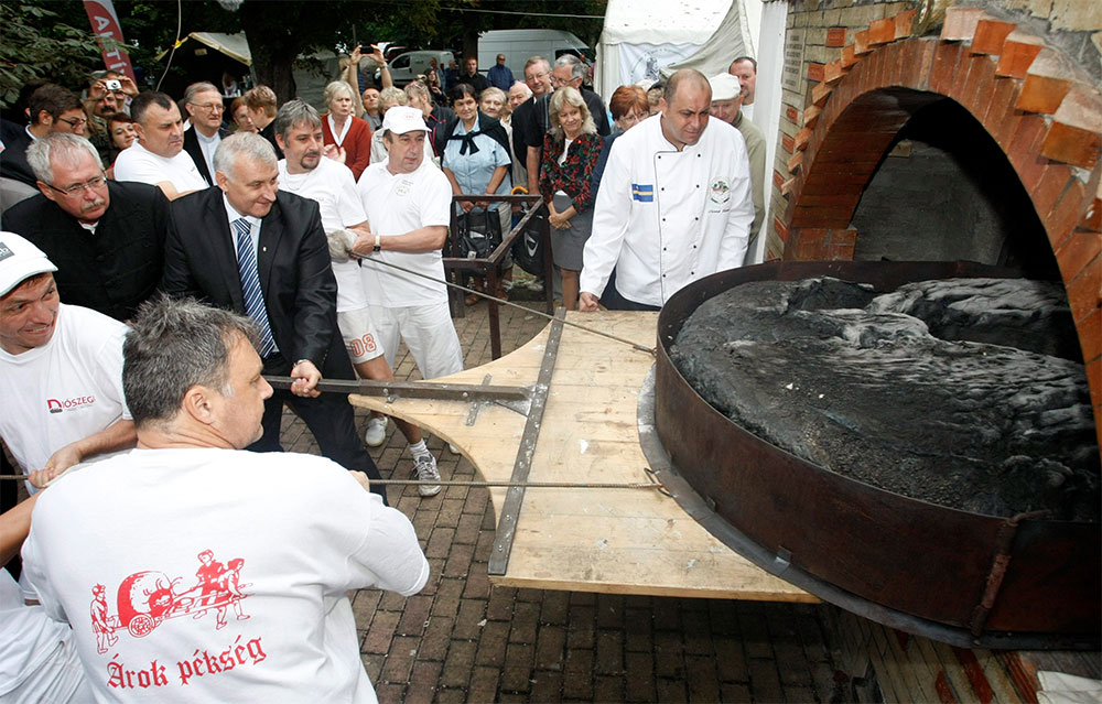 Illustration for article titled A Kárpát-medence kenyere kísértetiesen emlékeztet Mordorra