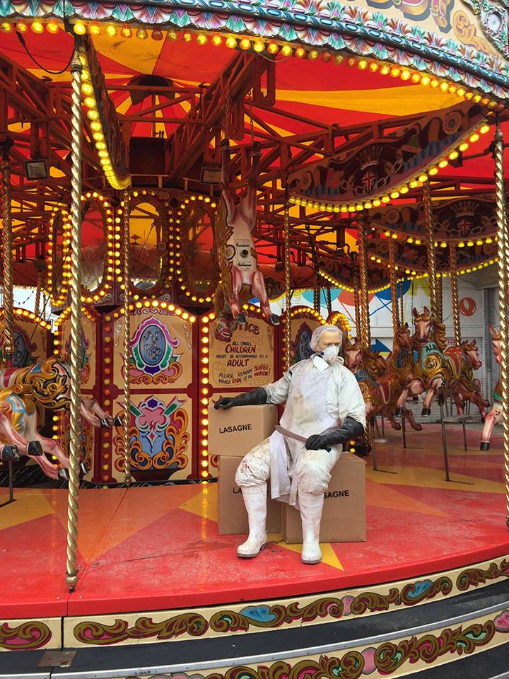 Illustration for article titled Van közhelyesebb dolog, mint rohadó vidámparkkal kritizálni a társadalmat?