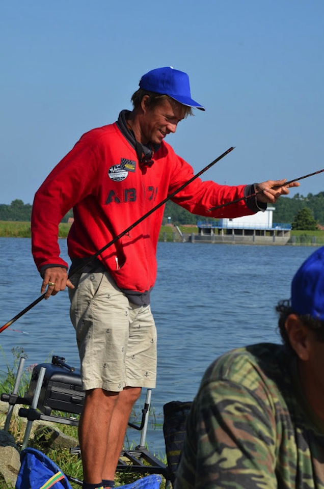 Illustration for article titled Alsógatyában, kocsisként káromkodva mászott a vízbe Erdei Madár Zsolt