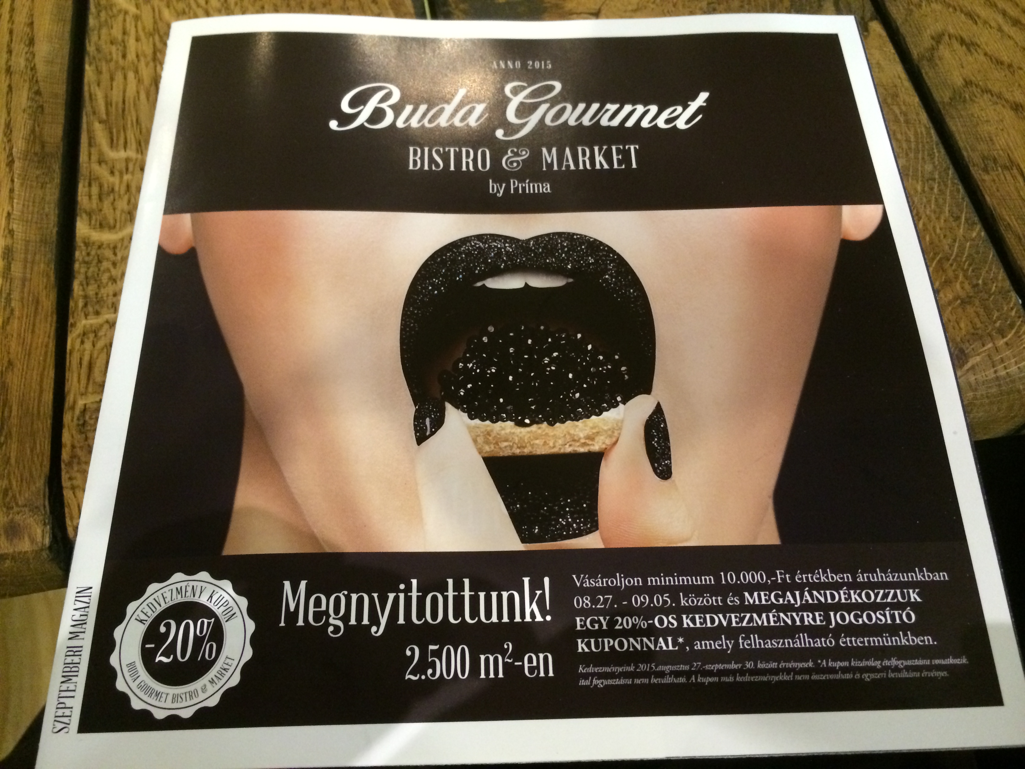 Illustration for article titled Gyere velem a világ legluxusabb CBA-jába, ahol a hús is saját kristálycsillárt kapott!