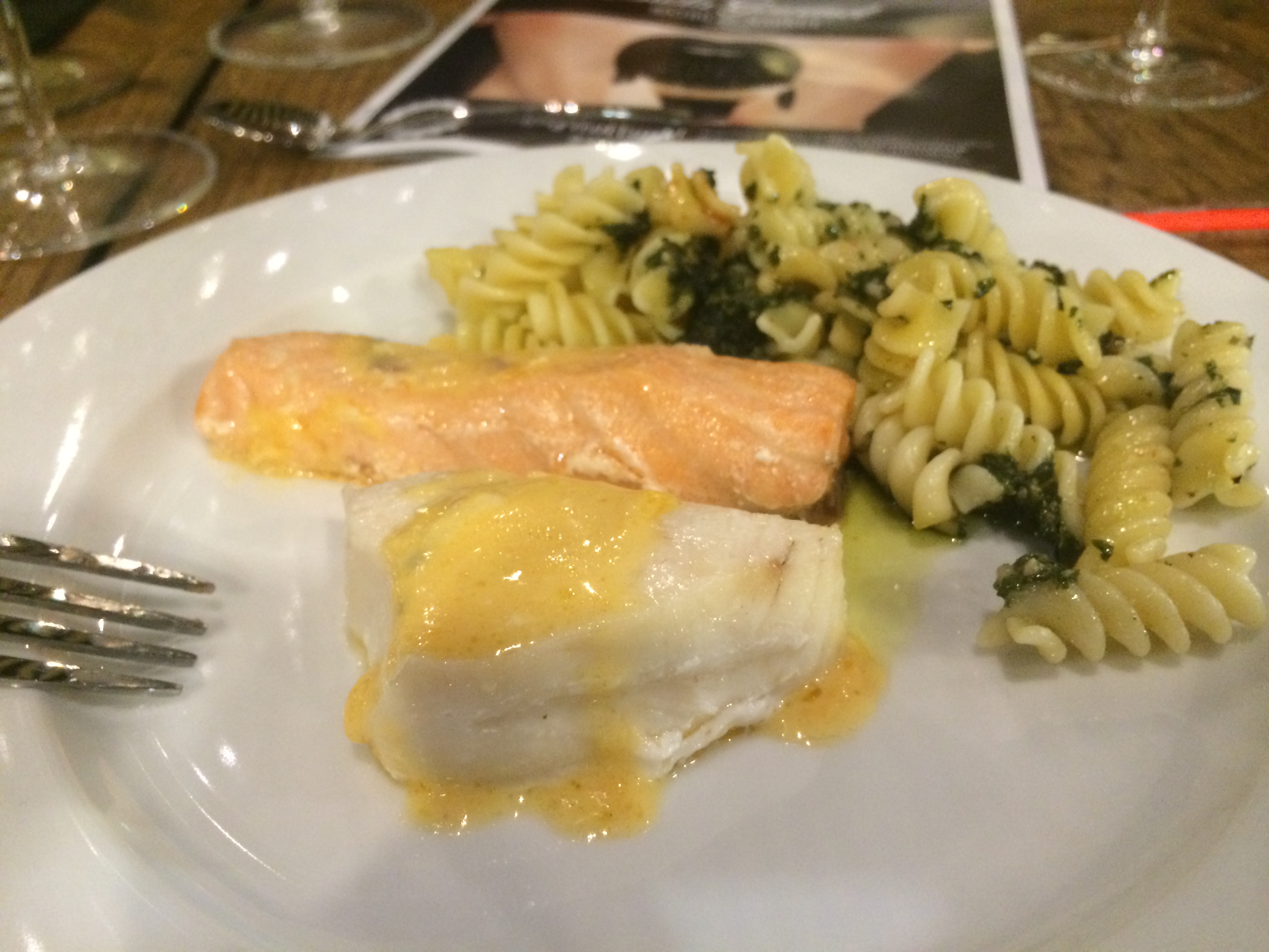 Illustration for article titled Gyere velem a világ legluxusabb CBA-jába, ahol a hús is saját kristálycsillárt kapott!