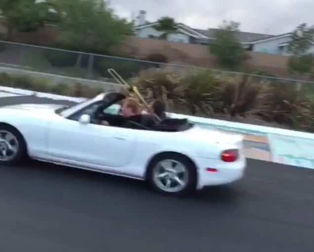 Ez talán az első autós videó, amin nevettem