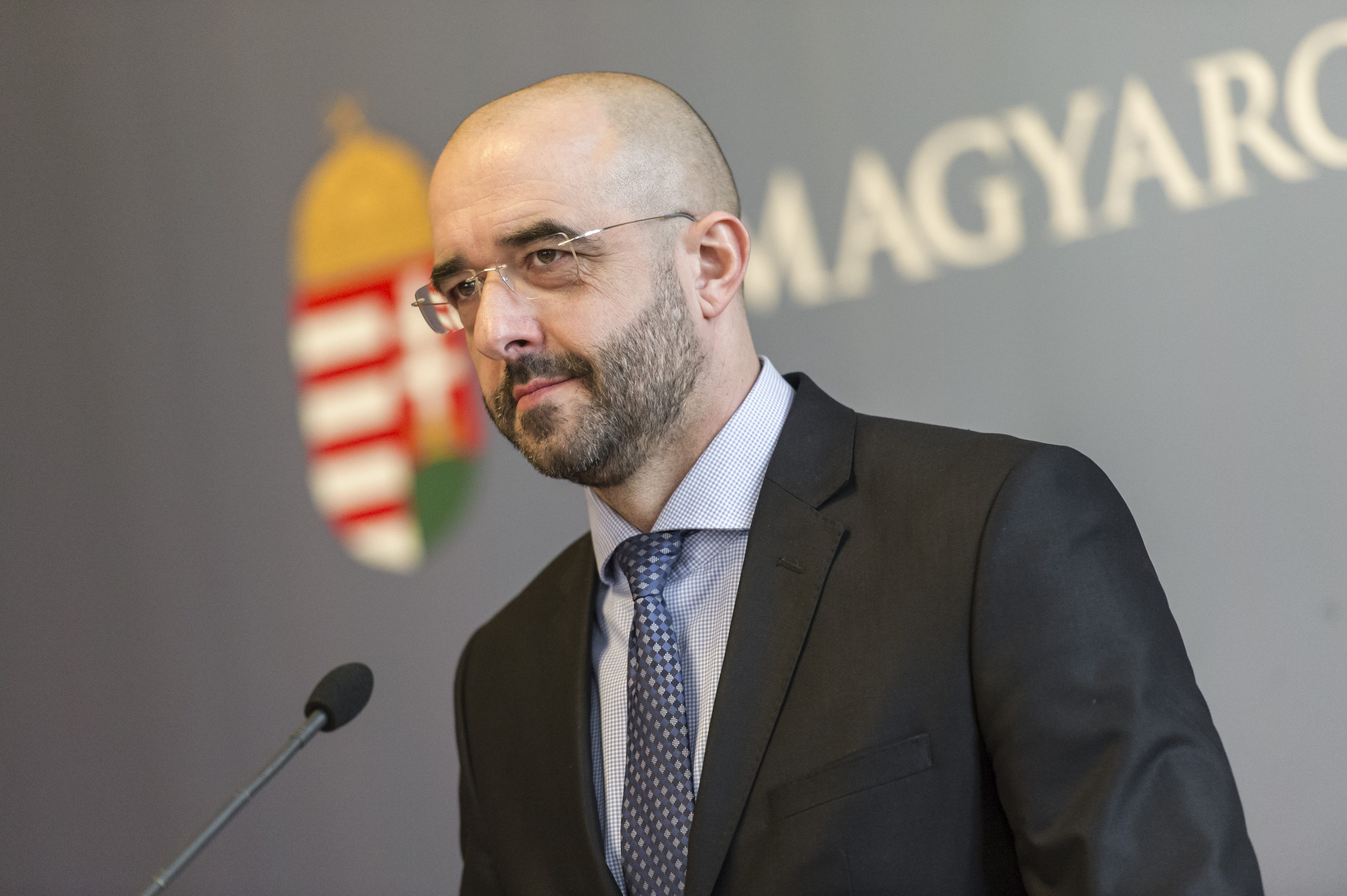 Kovács kormányszóvivő szerint a halott menekültek magukra vethetnek