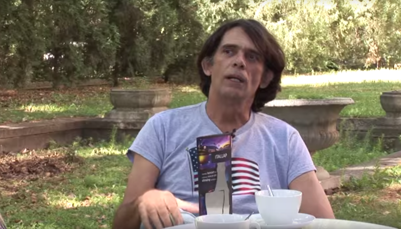 Akkor én kihúztam, és ott hagytam a csajt