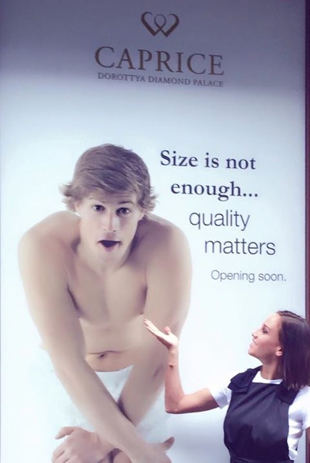 Illustration for article titled Abba a házba költözik Vajnáné gyémántboltja, ahol Habony Árpád lakik