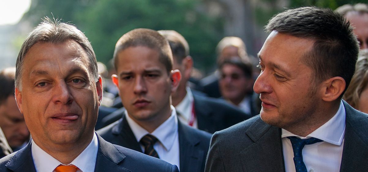 Illustration for article titled Obama elnök lazacdögöt evett Bear Gryllsszel