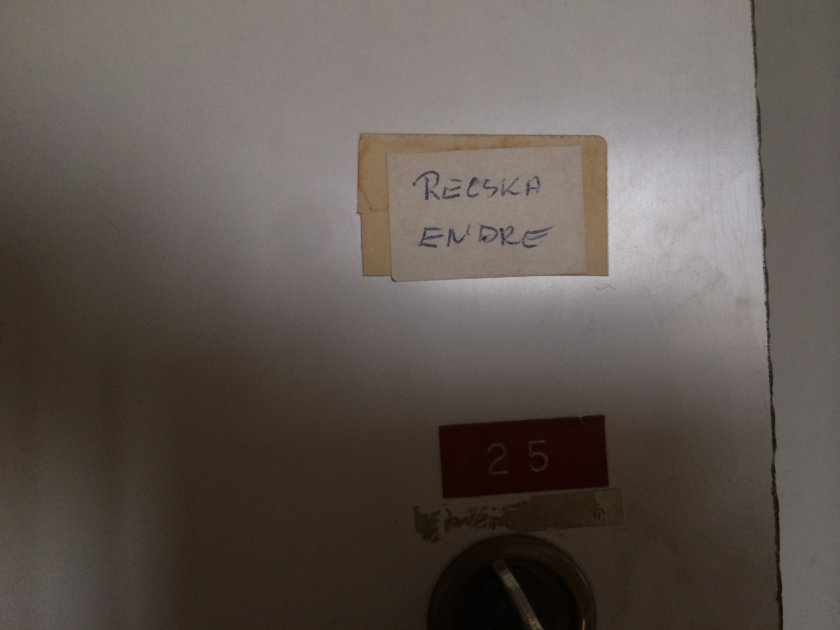 Végigjártam Kövér László egyelőre néptelen Kossuth téri Recska-barlangját