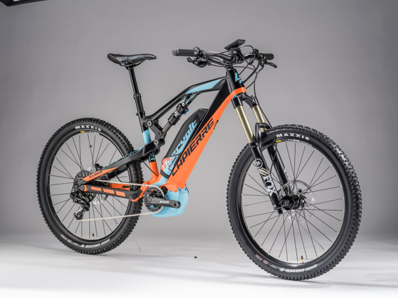 Illustration for article titled Ezek a bringák csak a pénzes csávókra hajtanak!