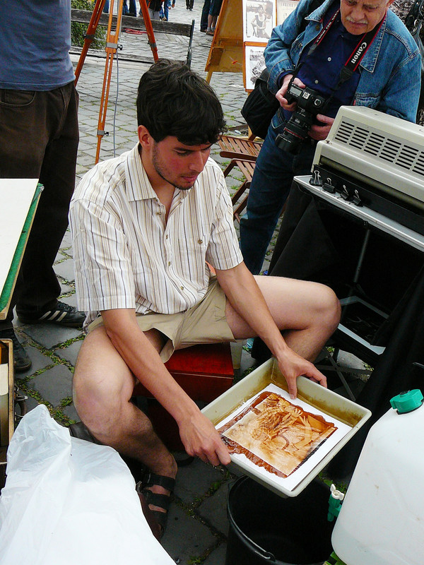 Illustration for article titled Fényképeztetek már a kamera belsejében ülve?