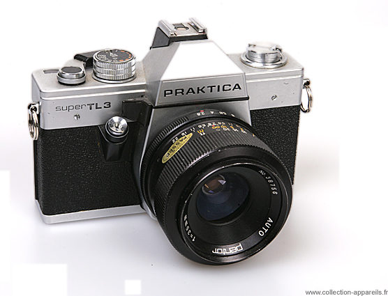 Illustration for article titled Kempinganalfabéták a Vadvirágban ( Stasi-ügyek a Balatonnál)