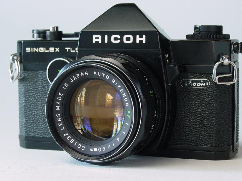 Illustration for article titled Kempinganalfabéták a Vadvirágban ( Stasi-ügyek a Balatonnál)