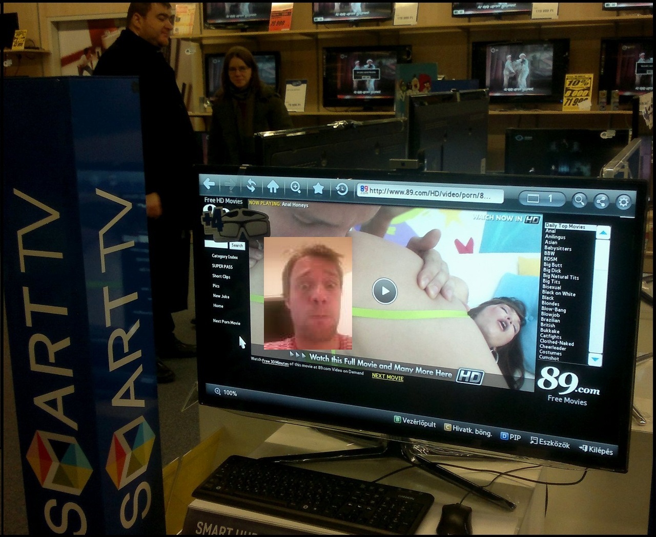 Nyilvános pornót minden plázába!