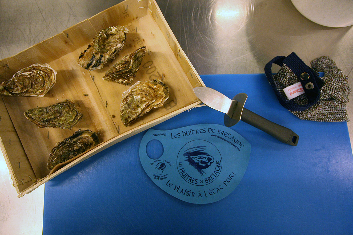 Illustration for article titled Jelentés az aranyketrecből: Személyesen mérkőztem meg a magyar osztriganyitogató elittel