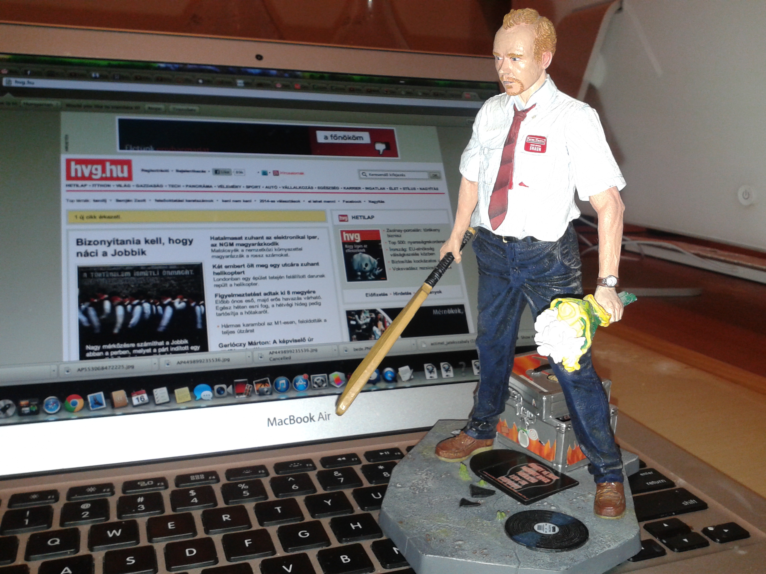 Kínai munkások embertelen körülmények között gyártják a hvg.hu cikkeit?