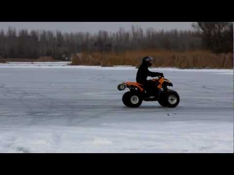 Az idióta quados az új hummeres