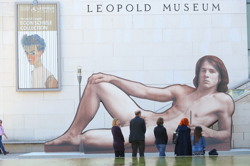 Nudistákat is szívesen látnak a bécsi pucérkodós kiállításon