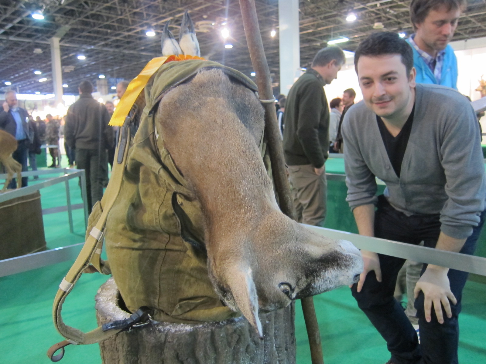 Illustration for article titled Régen a stricihajó is jobb volt, a vadászkalap viszont nem! (Három férfimodell kalandjai a macsó vásárban)