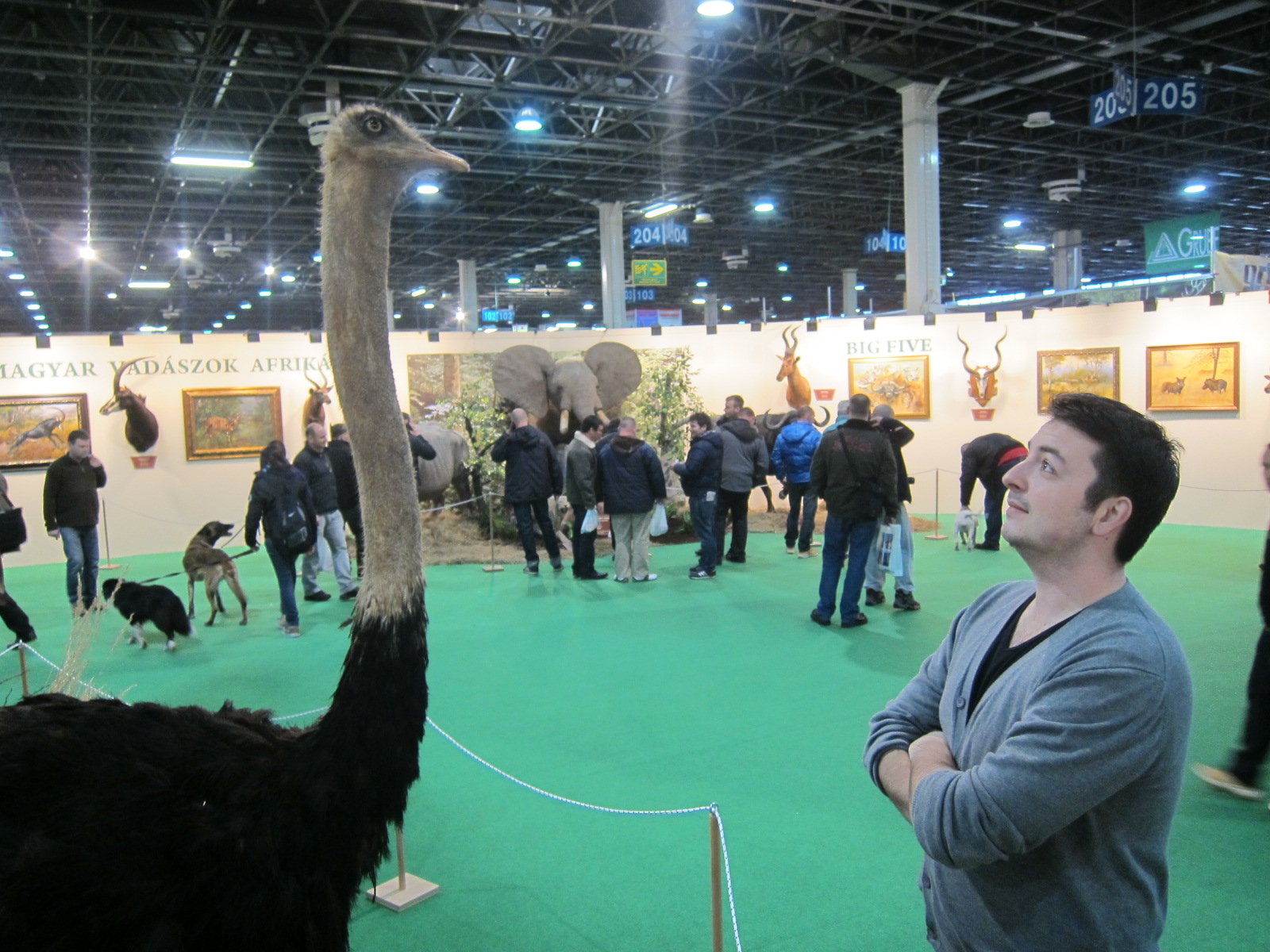 Illustration for article titled Régen a stricihajó is jobb volt, a vadászkalap viszont nem! (Három férfimodell kalandjai a macsó vásárban)