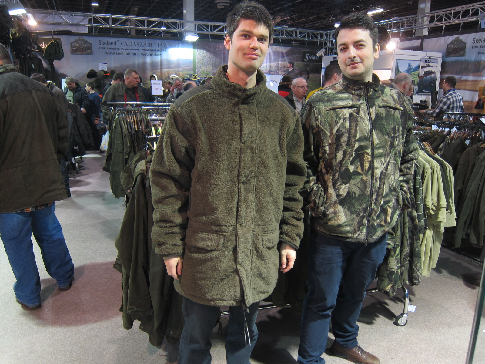 Illustration for article titled Régen a stricihajó is jobb volt, a vadászkalap viszont nem! (Három férfimodell kalandjai a macsó vásárban)