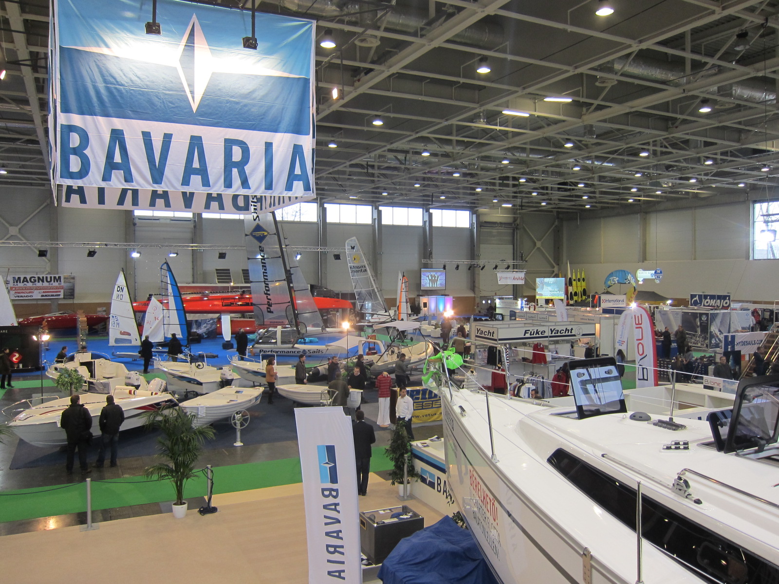 Illustration for article titled Régen a stricihajó is jobb volt, a vadászkalap viszont nem! (Három férfimodell kalandjai a macsó vásárban)