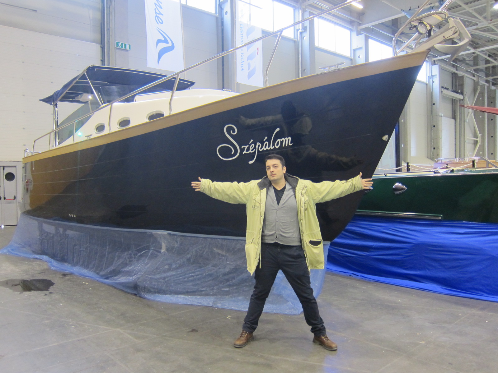 Illustration for article titled Régen a stricihajó is jobb volt, a vadászkalap viszont nem! (Három férfimodell kalandjai a macsó vásárban)