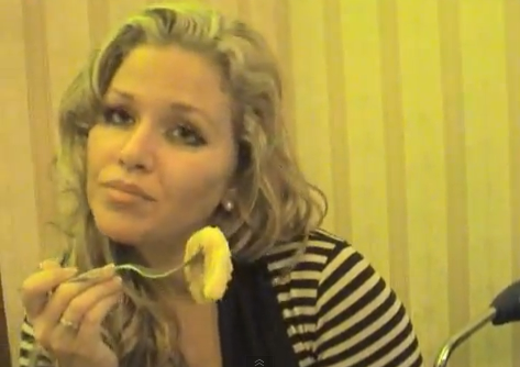 Fábry Sándor szeretője már tavaly kipakolt, videón hullarészeg, Népszavának dolgozik