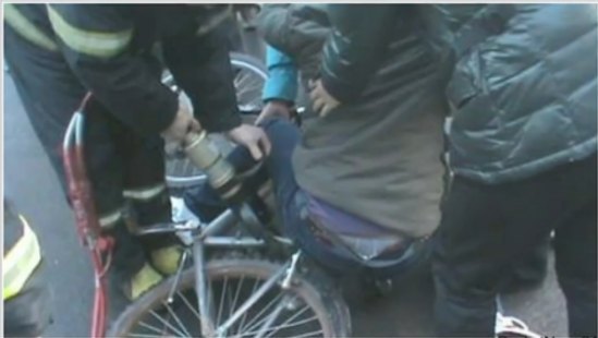 Illustration for article titled Ezt adja ma a BorsOnline: Öt perc alatt egy hamburger, jár a pofon, és a szétrepedt ánusz