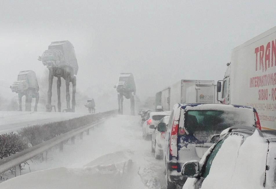 Illustration for article titled Belügyes üzi miatt érkeztek az osztrákok a Hothra