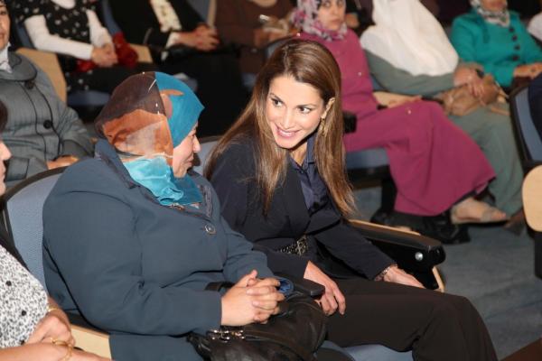 Illustration for article titled A világ legszexibb MILF-jével csőrözhet ma Orbán Viktor