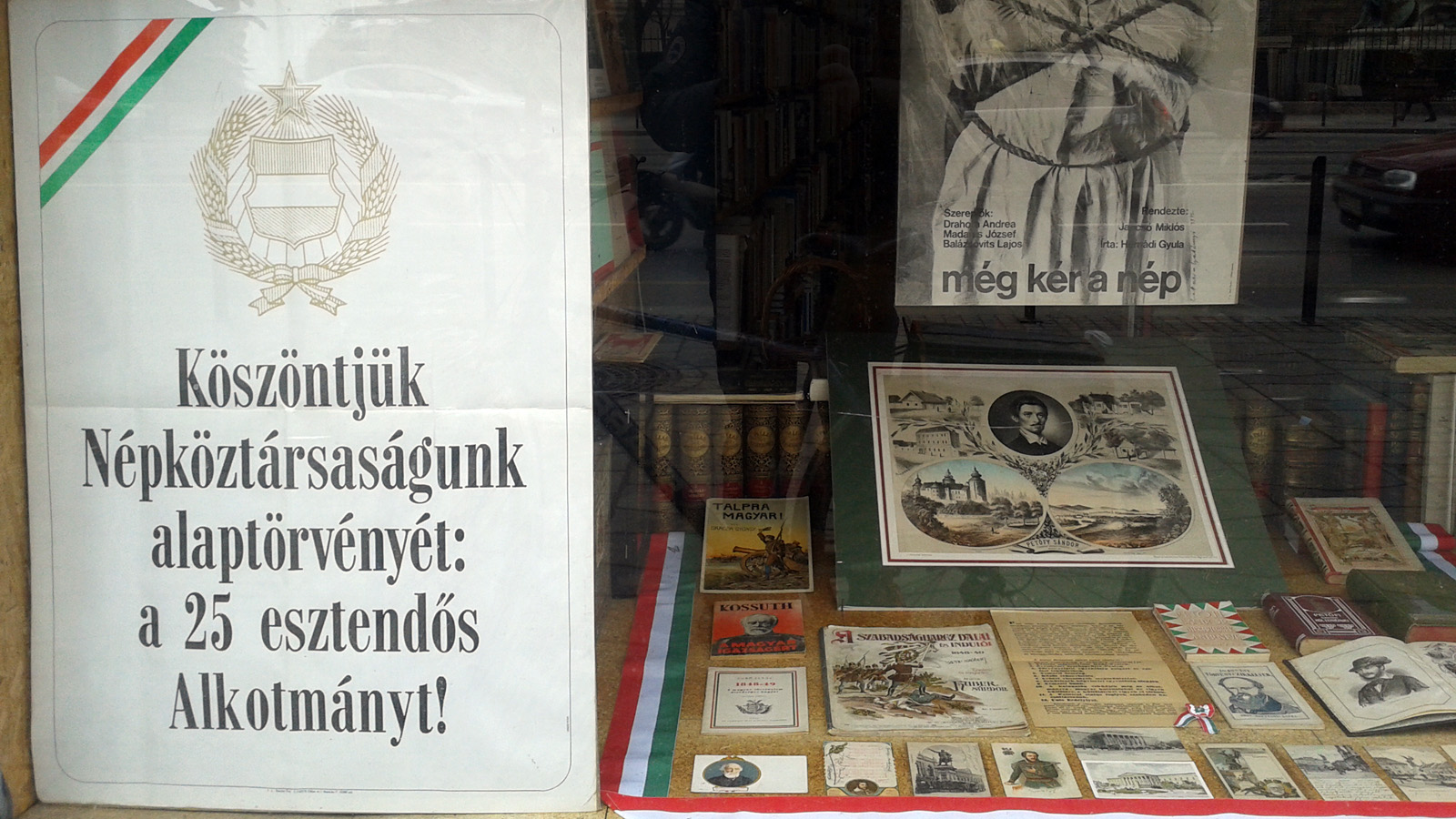 Ünnep harmadnapja: antikváriumtrolling a legfölső szinten