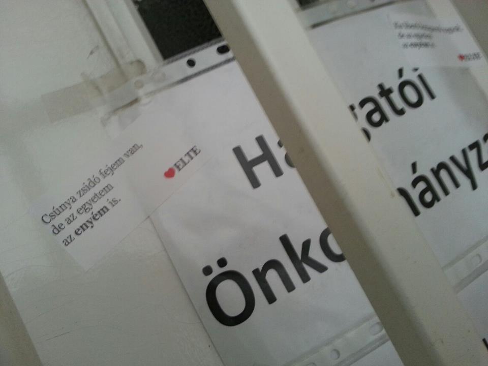 Illustration for article titled Csúnya zsidó fejem van, de az egyetem az enyém is - Itt az összes ellenmatrica a Bölcsészkarról