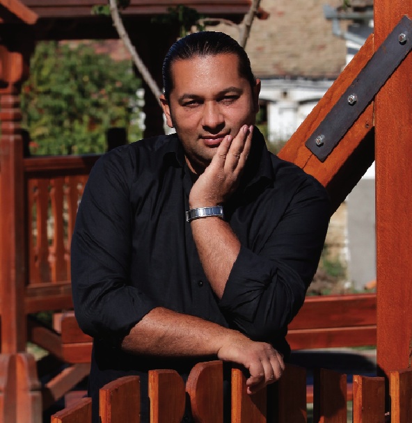 Köcsögmentesítenek és romákat riogatnak Cserdin