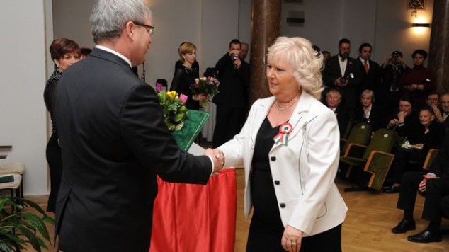 Egy gyurcsányista, MSZP-közeli lovagrendtől kapta kamu doktori címét az országos zöldhatóság vezetője