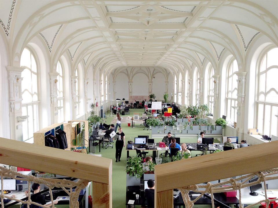 Irigykedjünk együtt! Beköltöztek a Prezi új, budapesti szuperirodájába