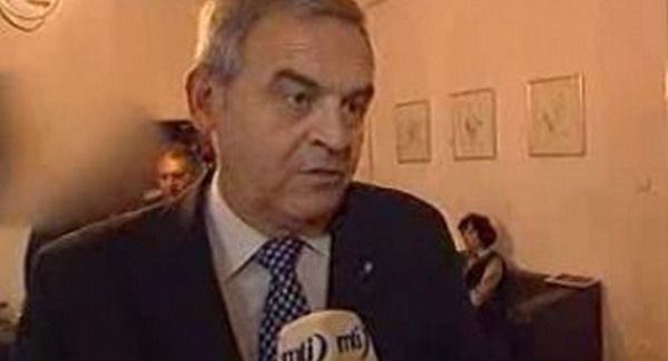 Illustration for article titled Újságíródíjas archomályosító lett a köztévé új hírigazgatója