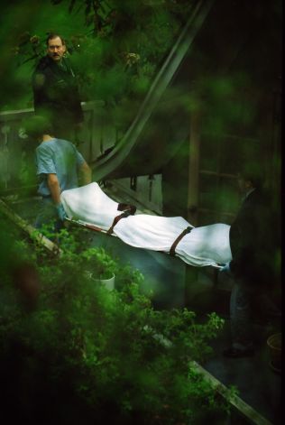 Illustration for article titled Soha nem látott fotók Kurt Cobain öngyilkosságának helyszínéről