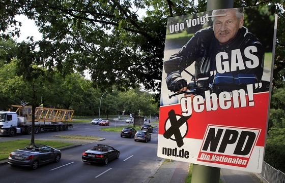 Újabb plágiumügy: német neonáciktól lopták a gázos poént a magyar motorosok