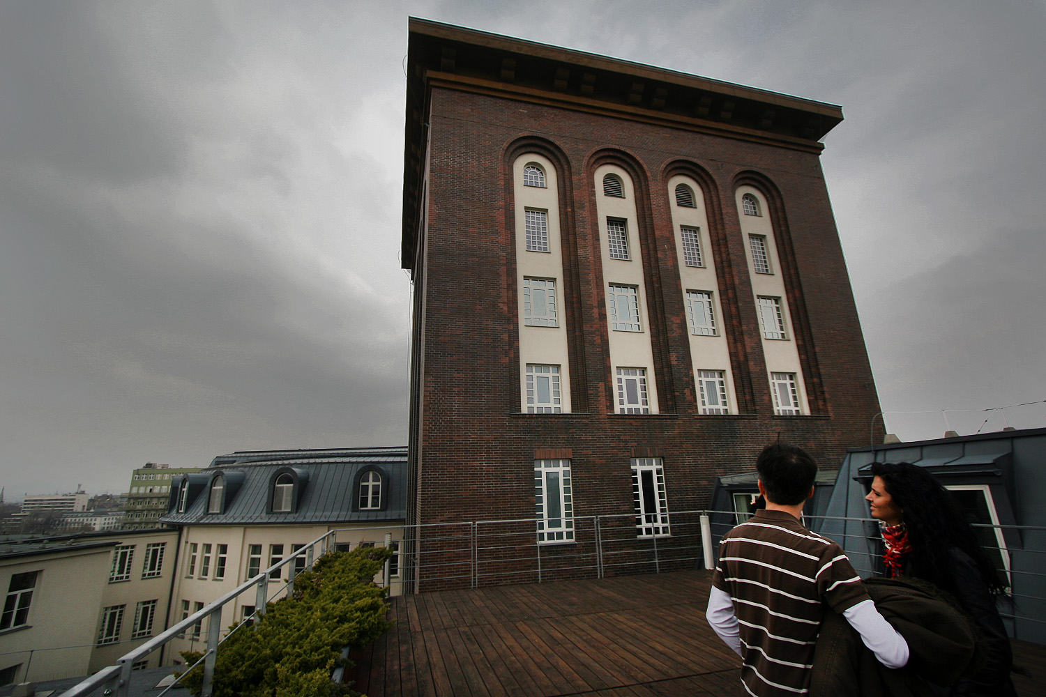 Illustration for article titled Na, vajon hová nyílik a legjobb kilátás a nyugdíjpalotából?