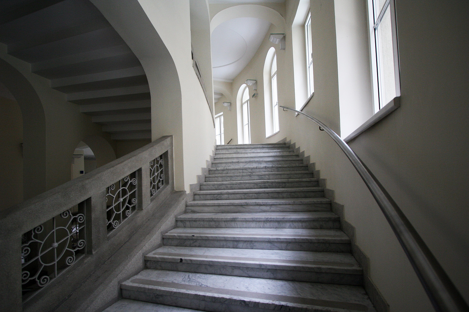 Illustration for article titled Na, vajon hová nyílik a legjobb kilátás a nyugdíjpalotából?